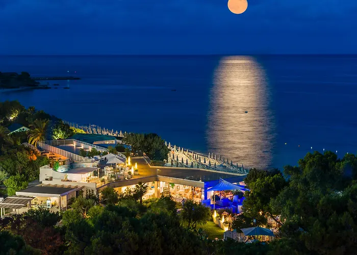 Village - Il Castello Resort 5*